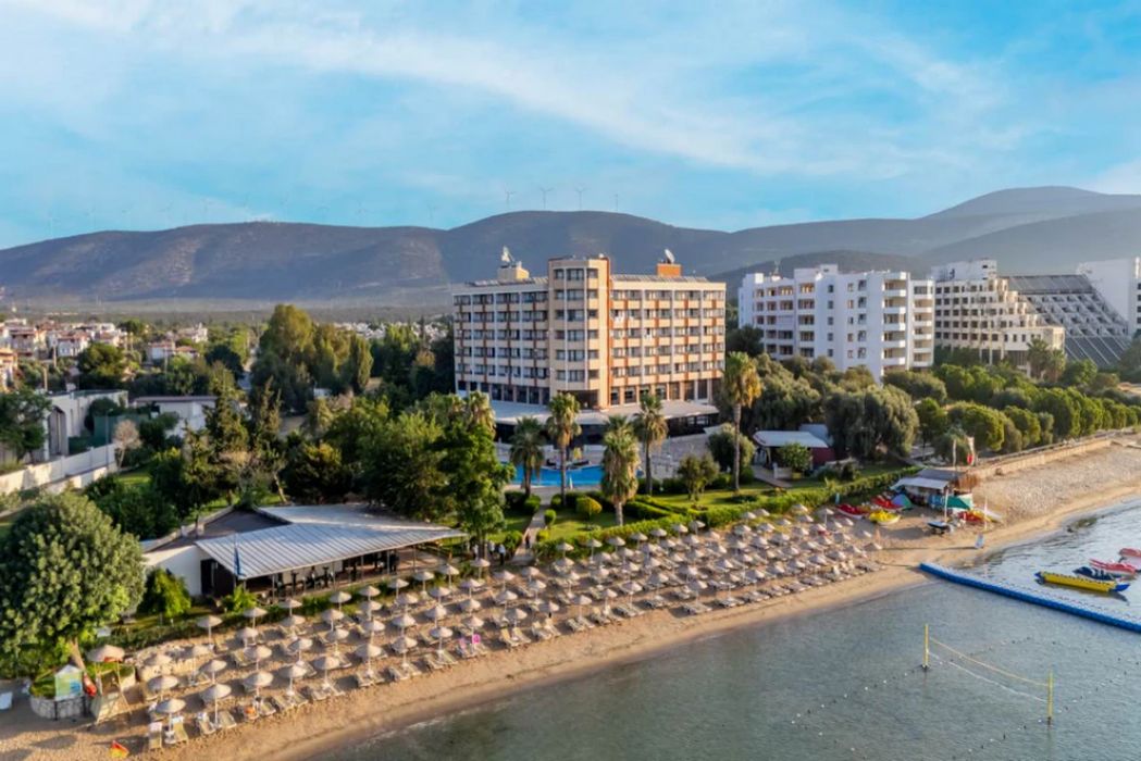 The Holiday Resort Hotel