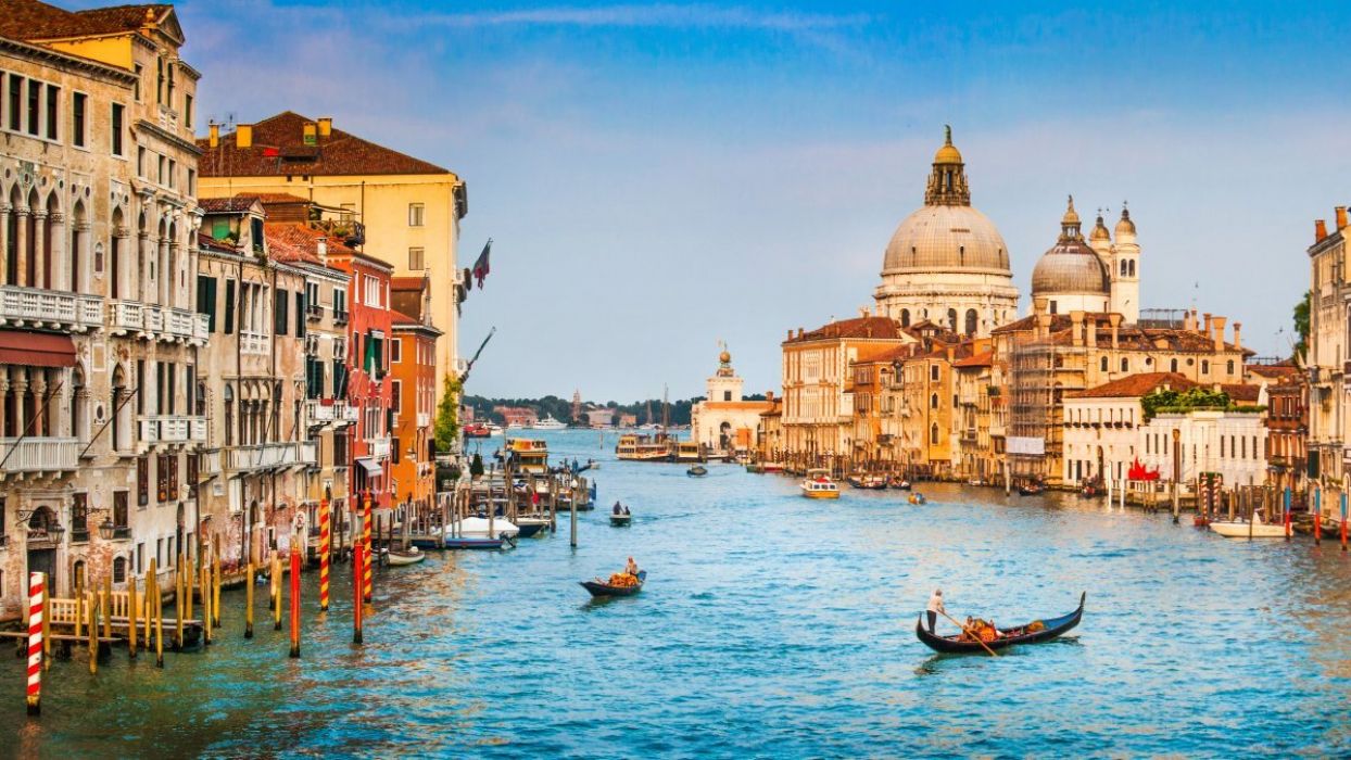 Екскурзия в ИТАЛИЯ - Свети Валентин във ВЕНЕЦИЯ, 3 нощувки със самолет и обслужване на български език!